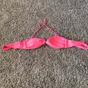BRAND NEW UNDER ARMOUR SWIM TOP